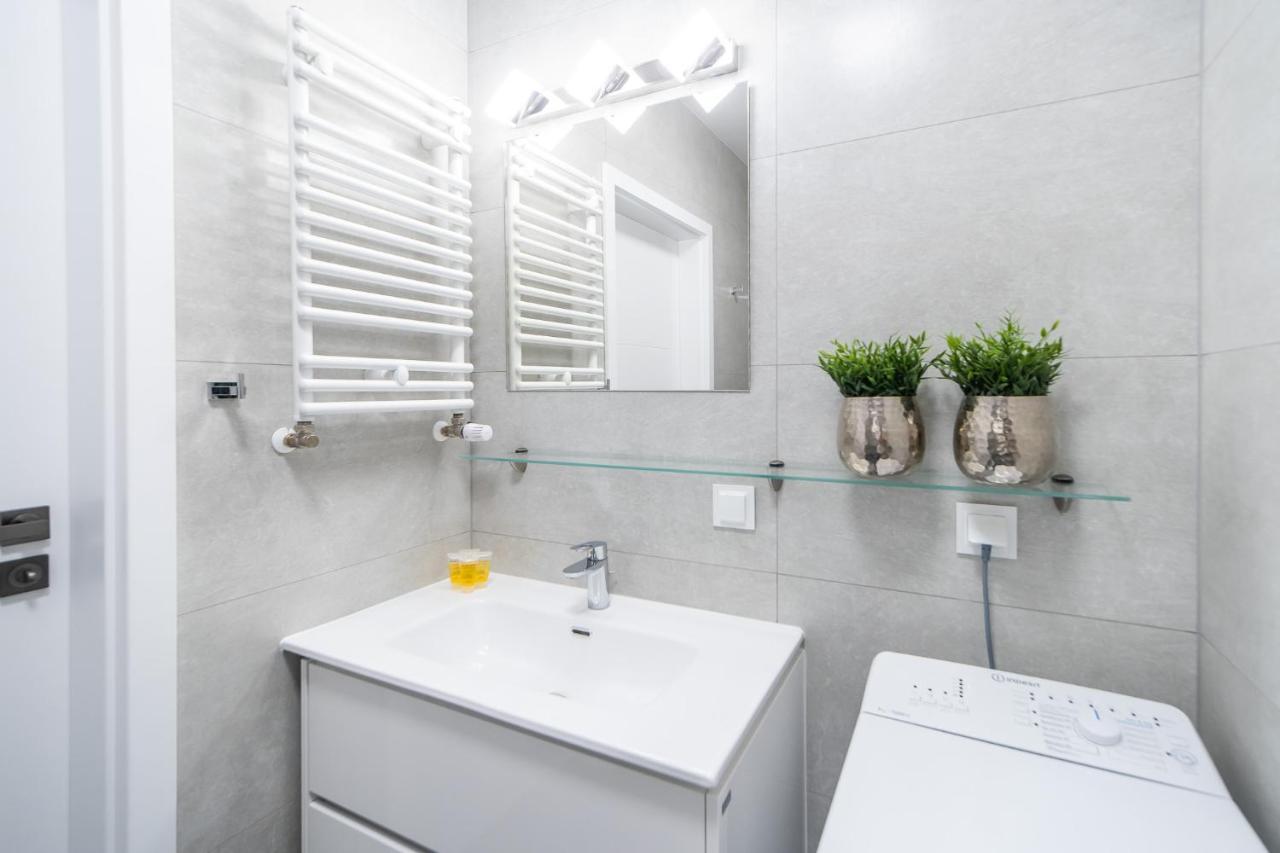 Green Sea Apartamenty Kasprowicza โควอบเซก ภายนอก รูปภาพ